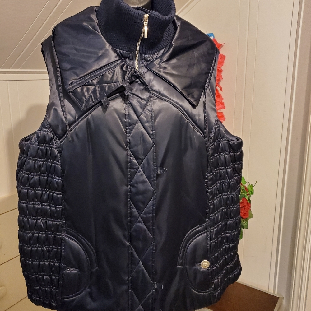 WOMANS LANE BRYANT LITE PUFF VEST 18/20